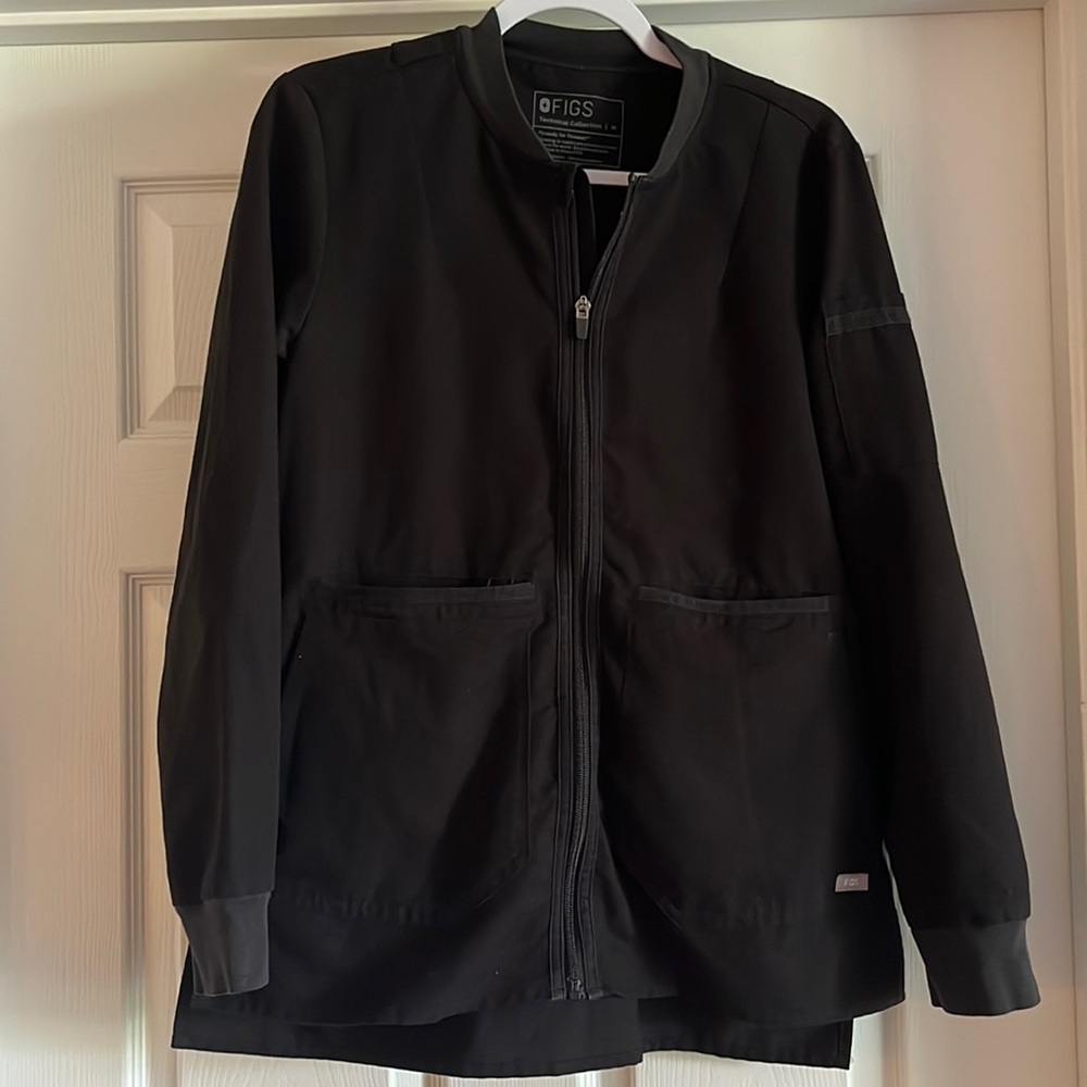 Figs long sleeve zip up jacket with pockets